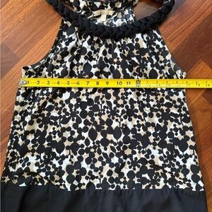 Banana Republic Women’s Black and Cream Sleeveless Patterned Blouse Size Medium